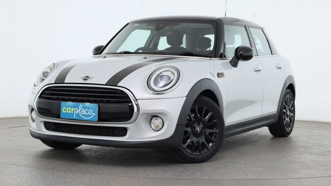 Mini Hatch image 1