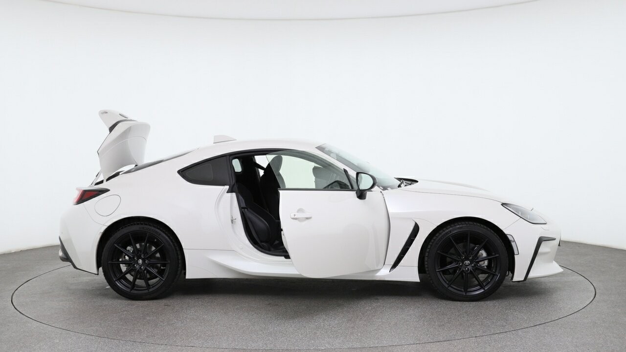 Toyota Gr86 image 4