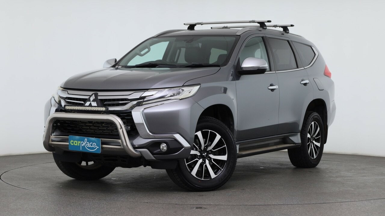 Mitsubishi Pajero Sport image 1
