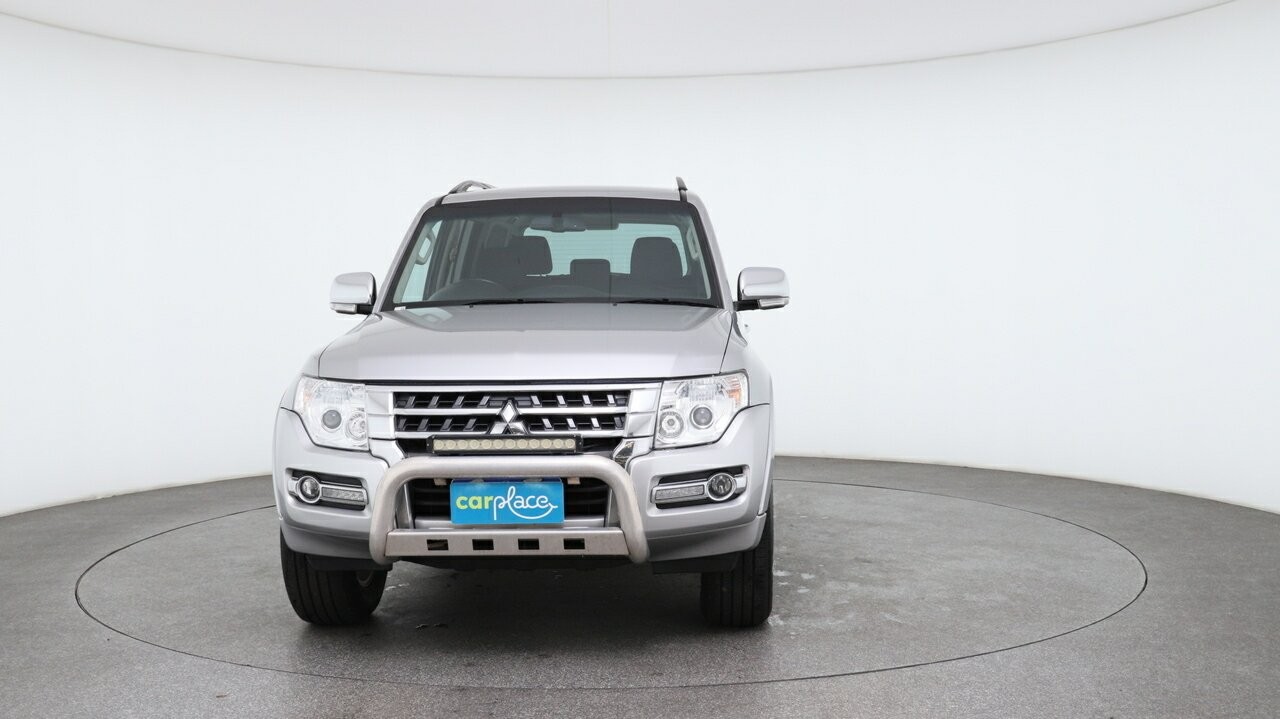 Mitsubishi Pajero image 2