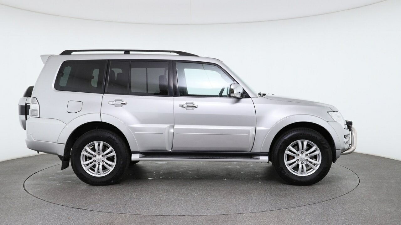 Mitsubishi Pajero image 3