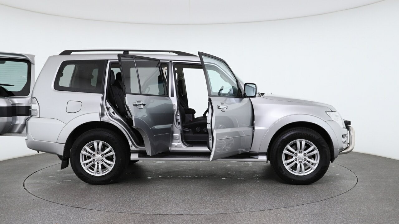 Mitsubishi Pajero image 4