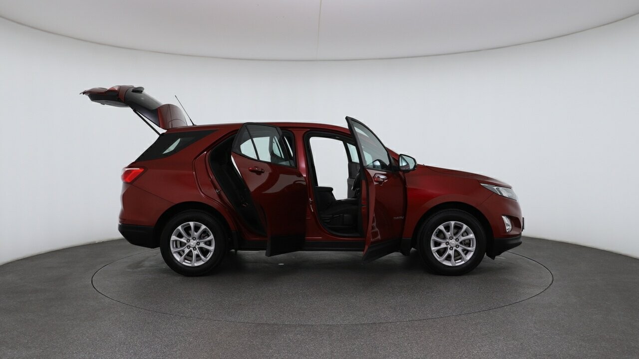 Holden Equinox image 4