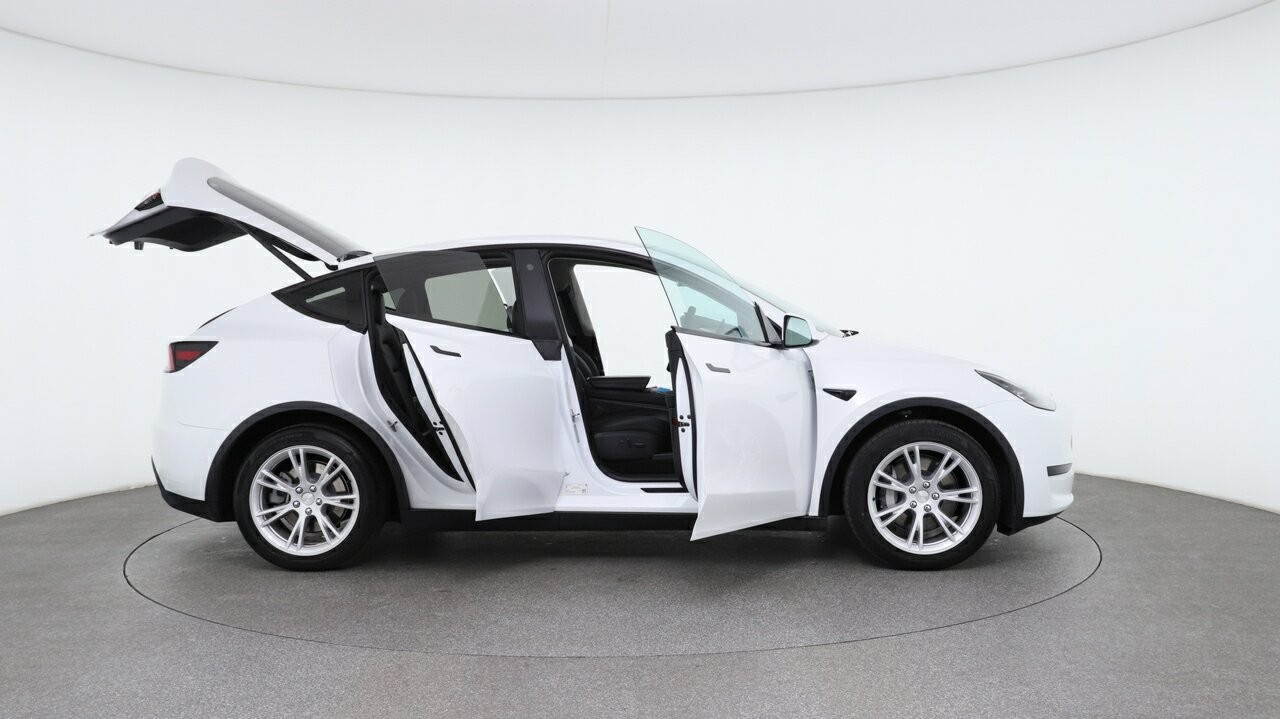 Tesla Model Y image 4