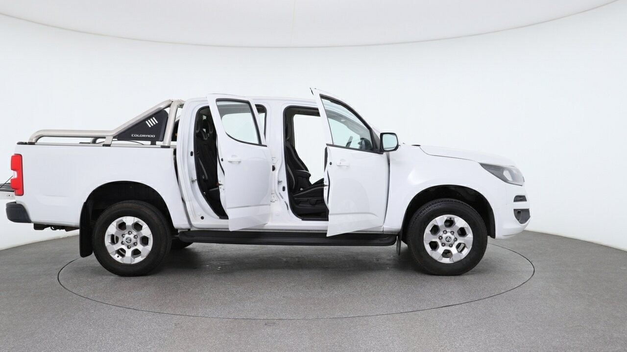 Holden Colorado image 4