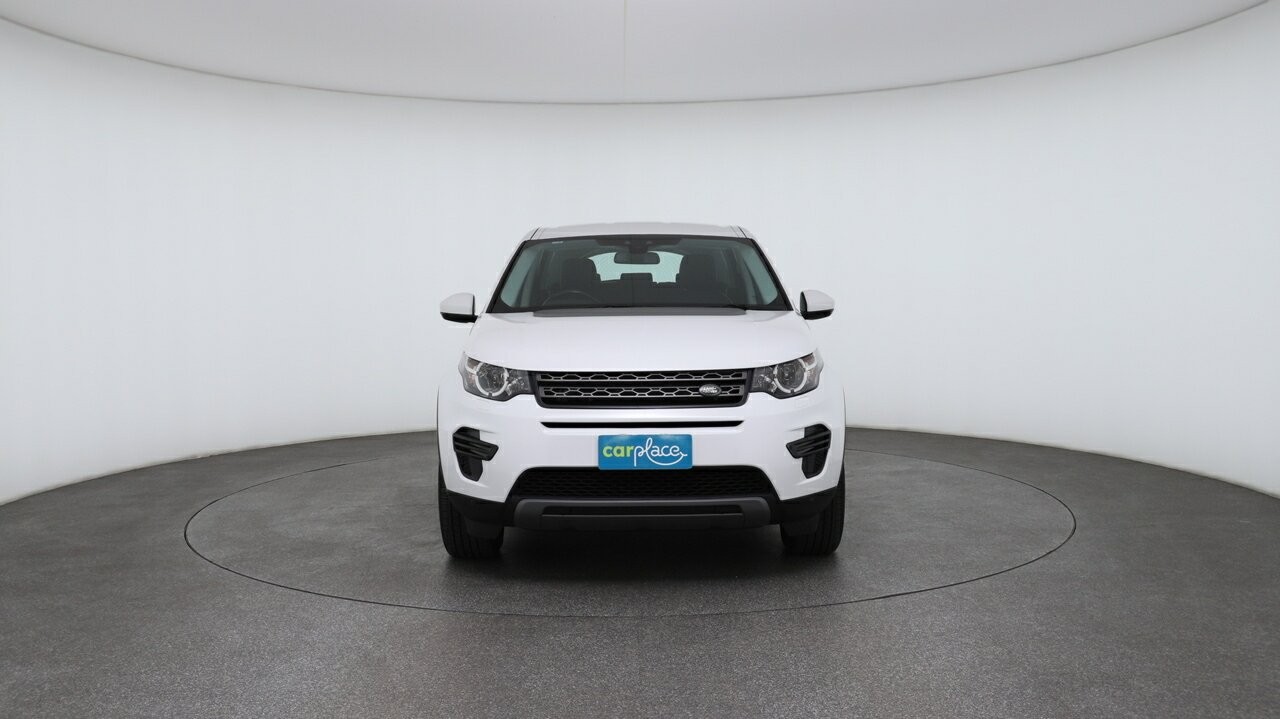 Land Rover Discovery Sport image 2
