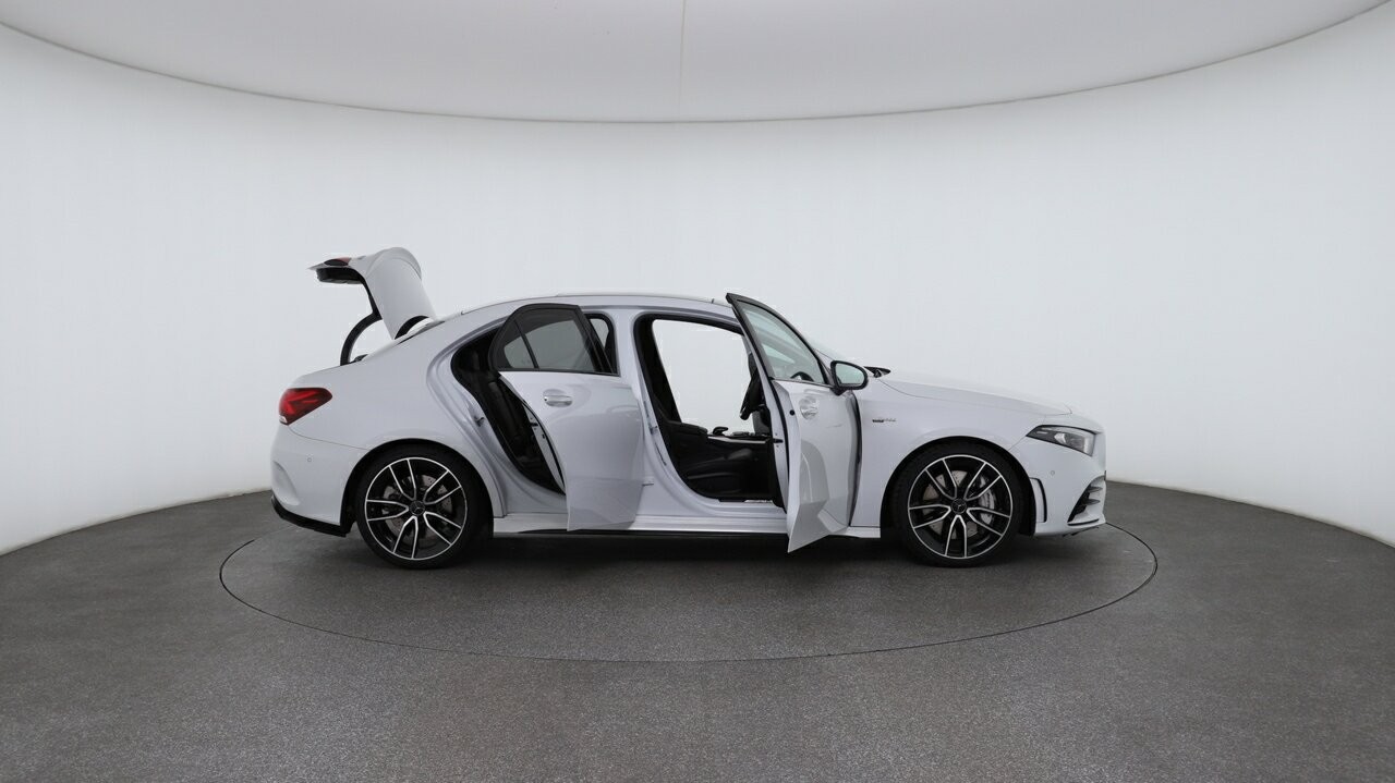 Mercedes Benz A-class image 4