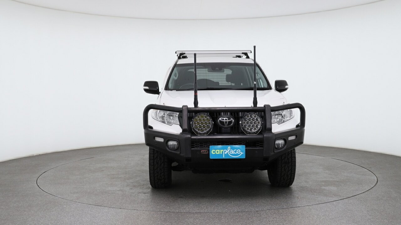 Toyota Landcruiser Prado image 2