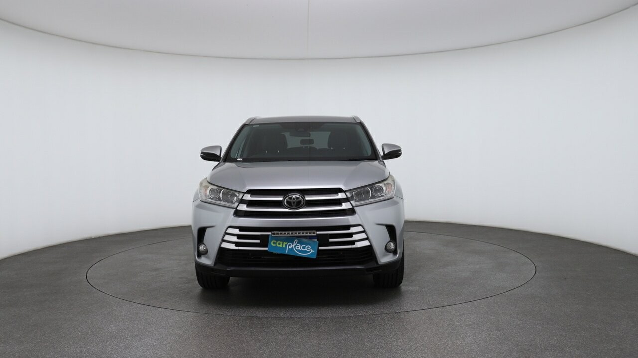 Toyota Kluger image 2
