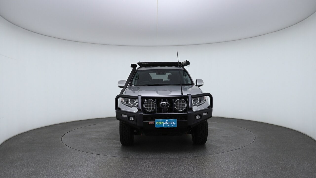 Toyota Landcruiser Prado image 3