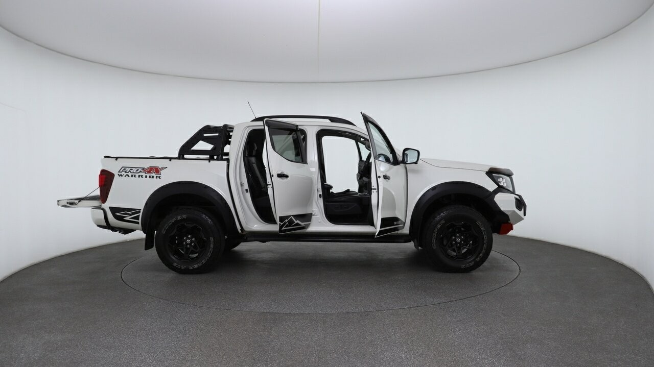 Nissan Navara image 4