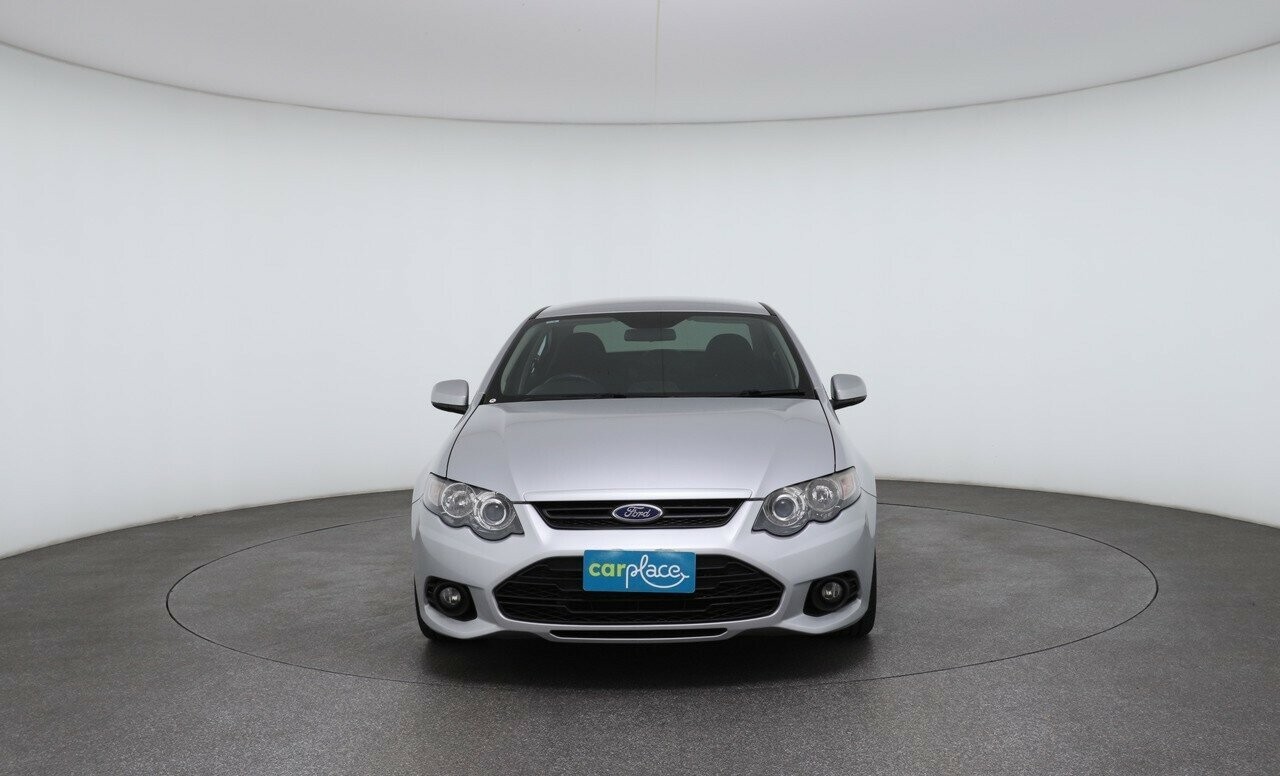 Ford Falcon image 2