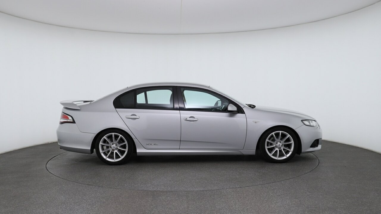 Ford Falcon image 3