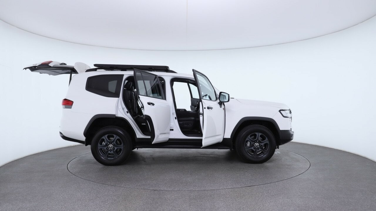 Toyota Landcruiser image 4