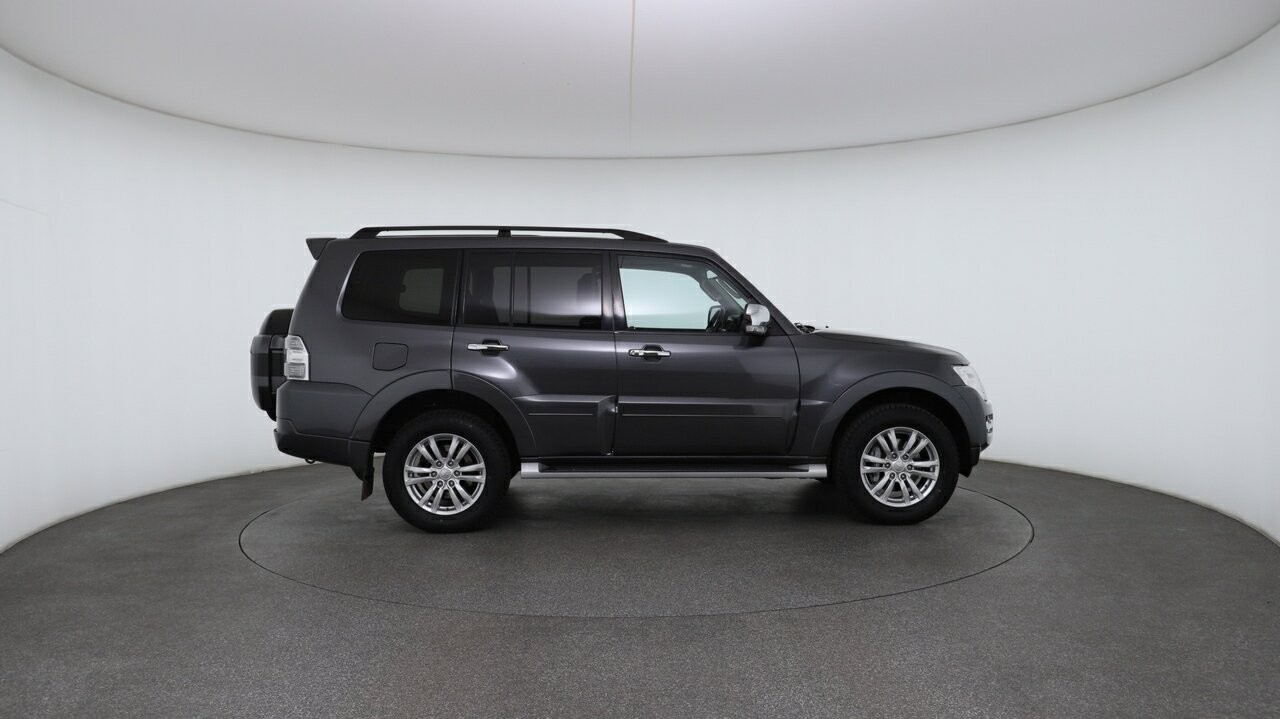 Mitsubishi Pajero image 3