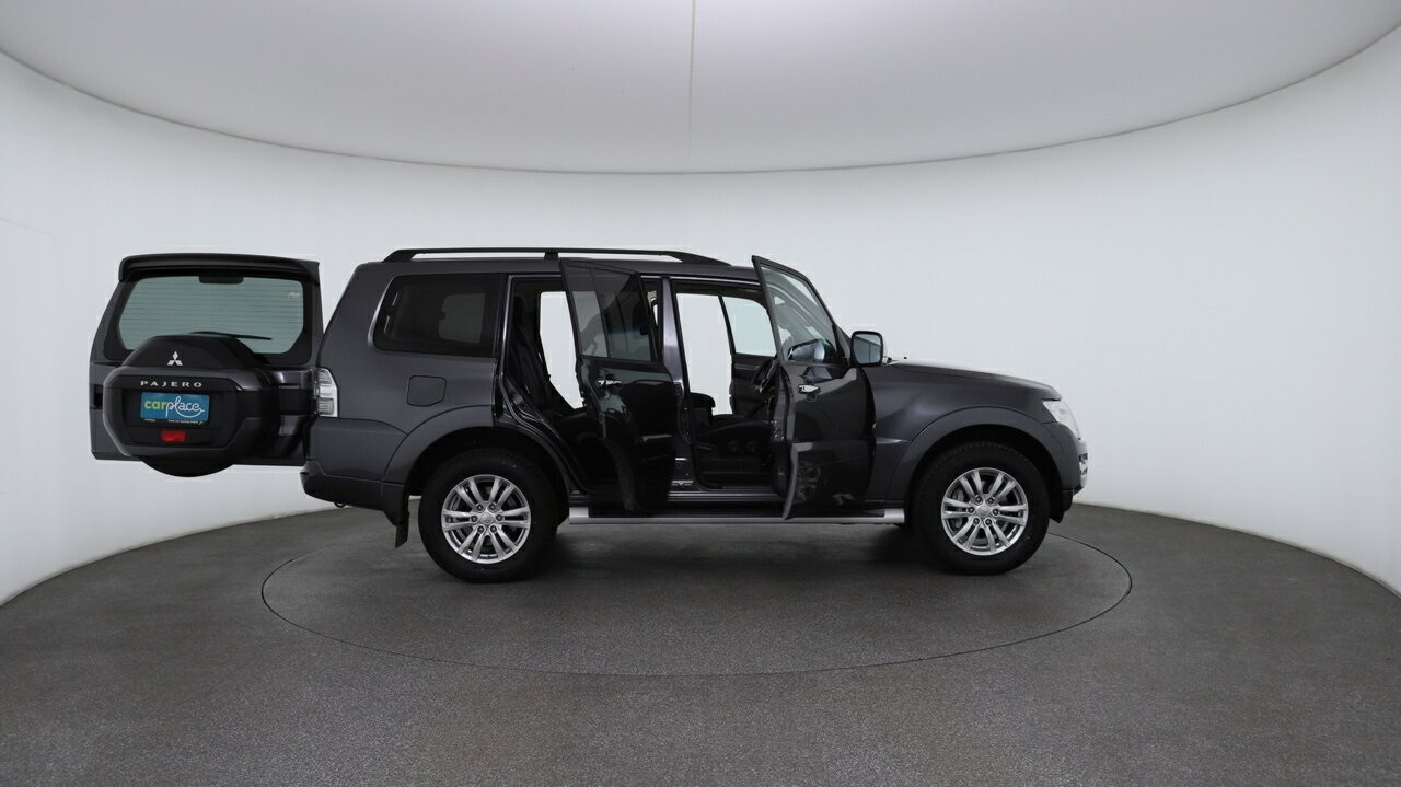 Mitsubishi Pajero image 4