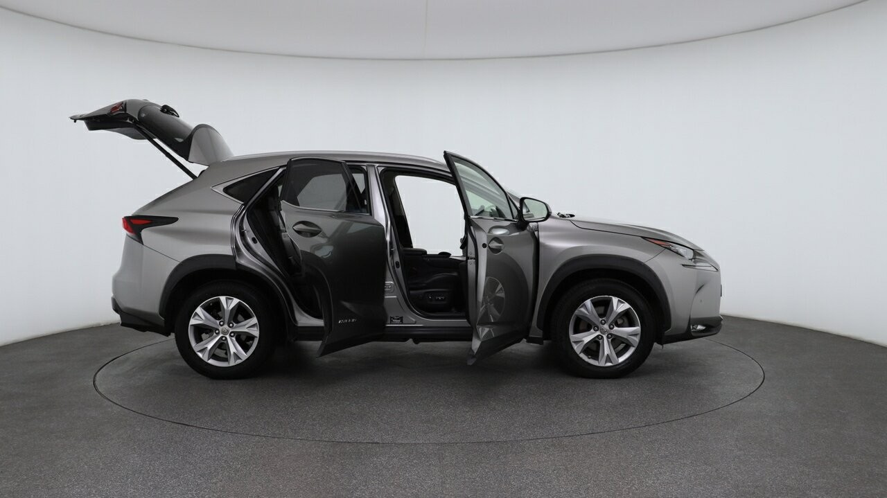 Lexus Nx image 4