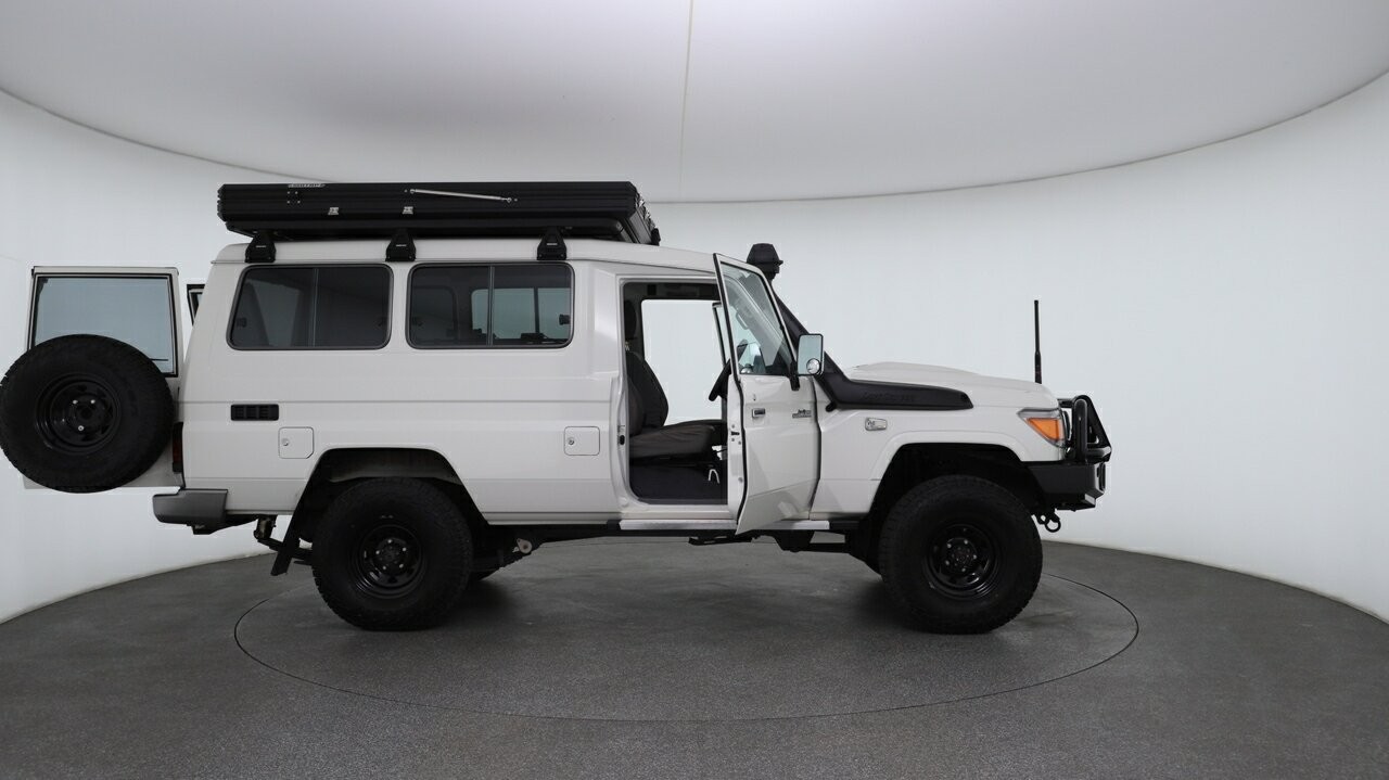 Toyota Landcruiser image 4
