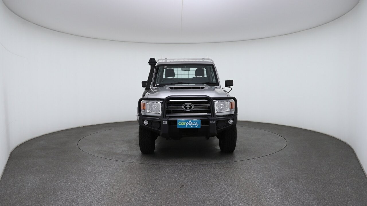 Toyota Landcruiser image 2