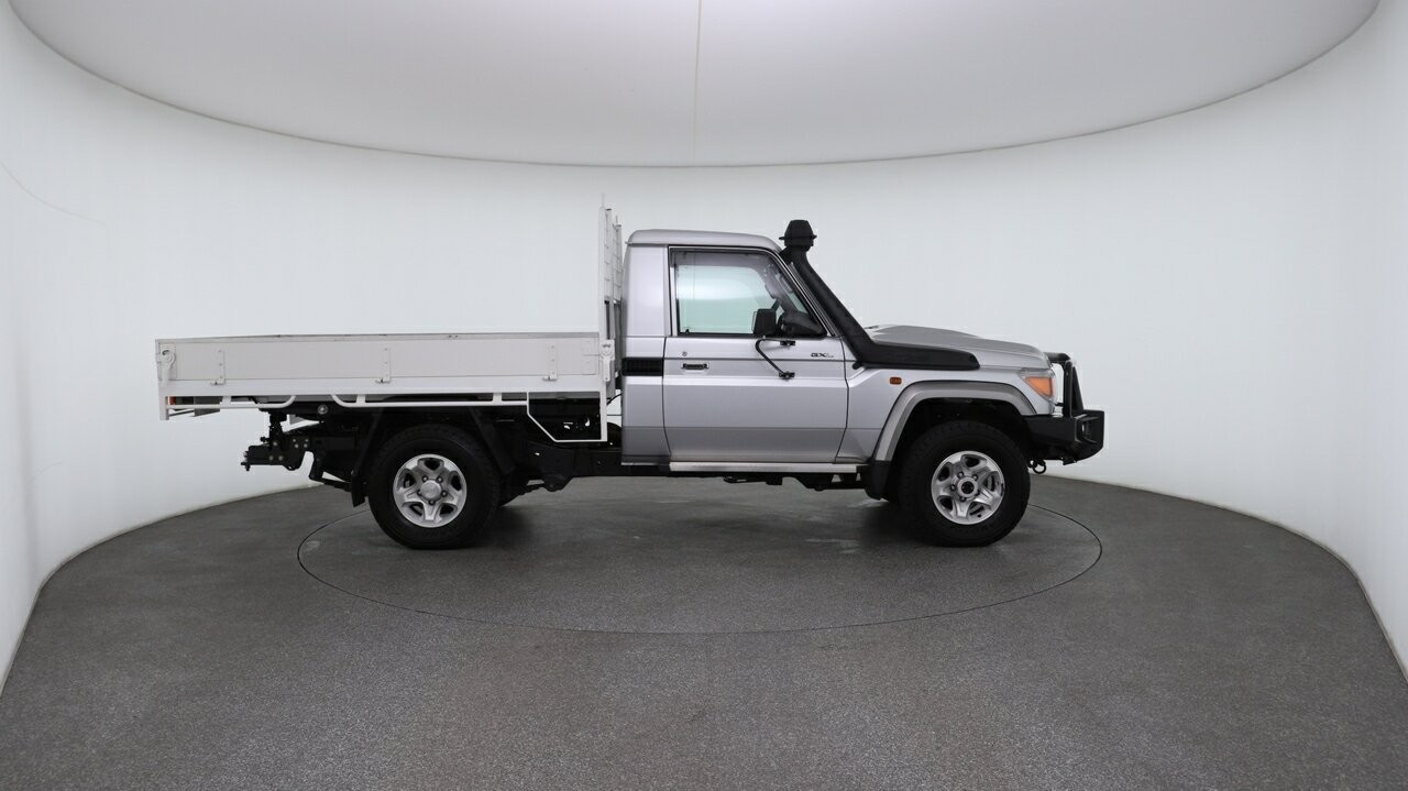 Toyota Landcruiser image 3