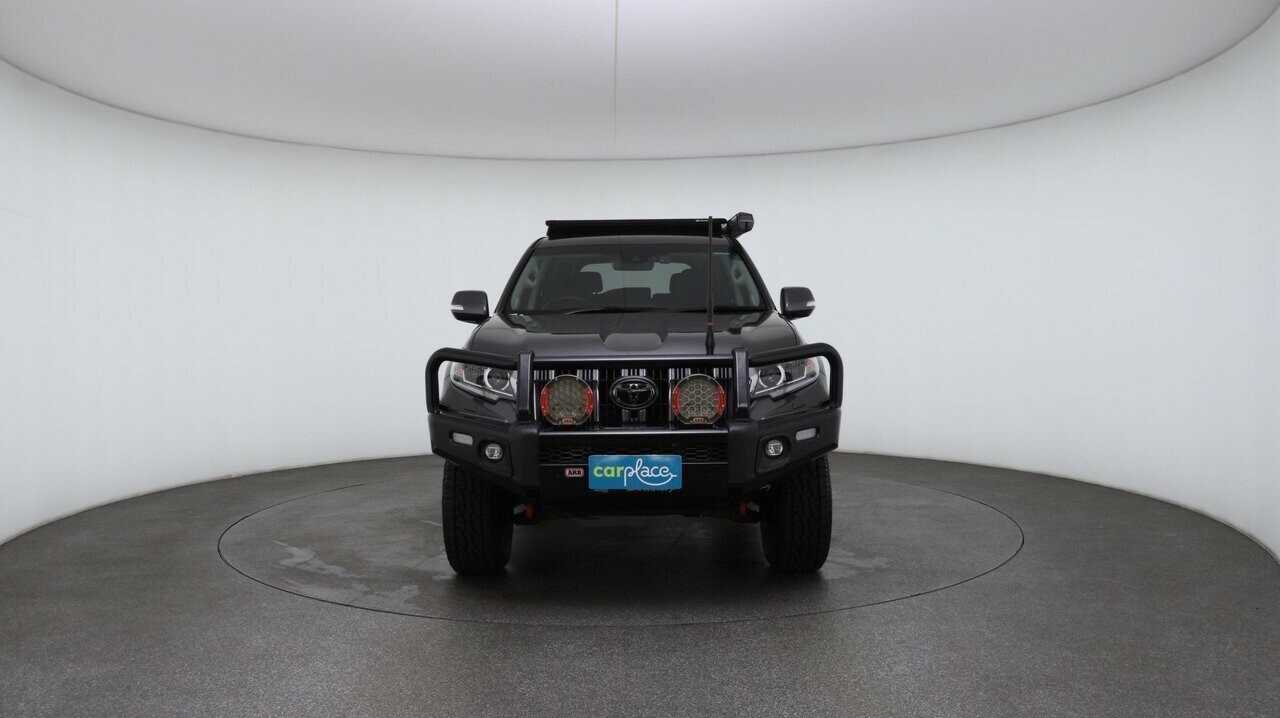 Toyota Landcruiser Prado image 3