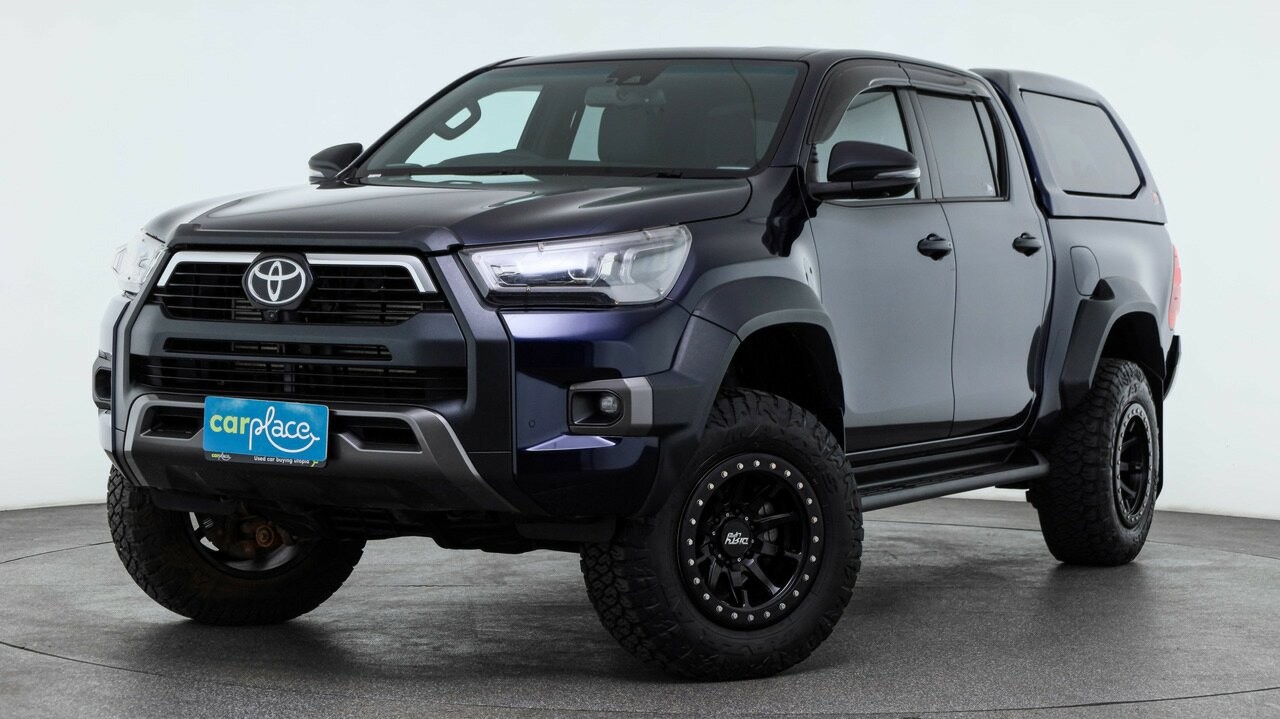 Toyota Hilux image 2