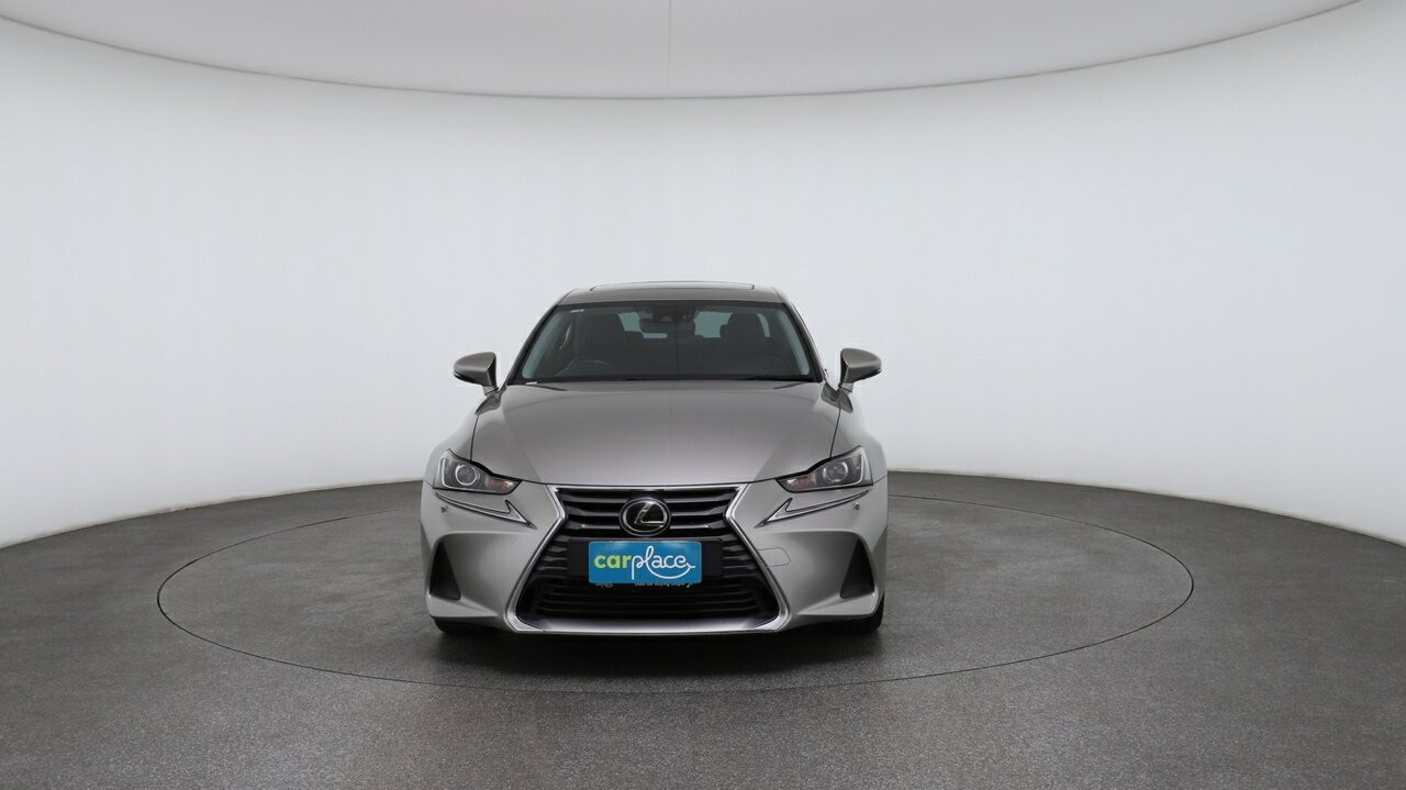 Lexus Is image 2