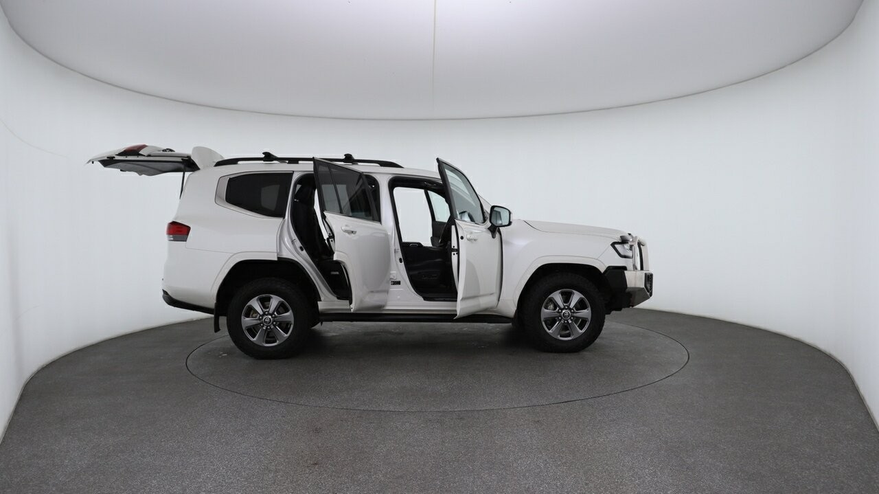 Toyota Landcruiser image 4