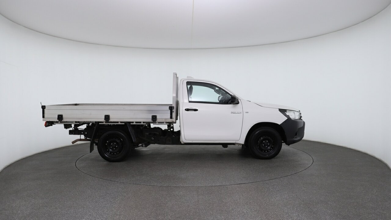 Toyota Hilux image 3