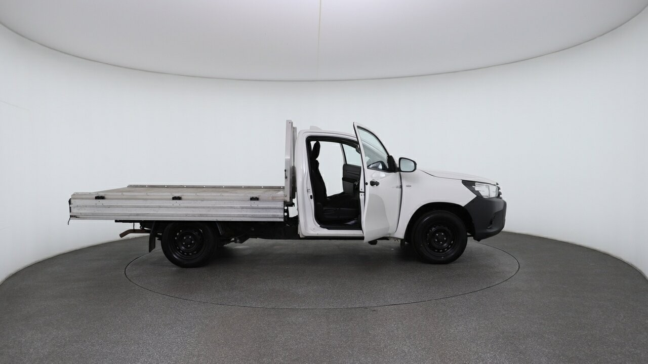 Toyota Hilux image 4