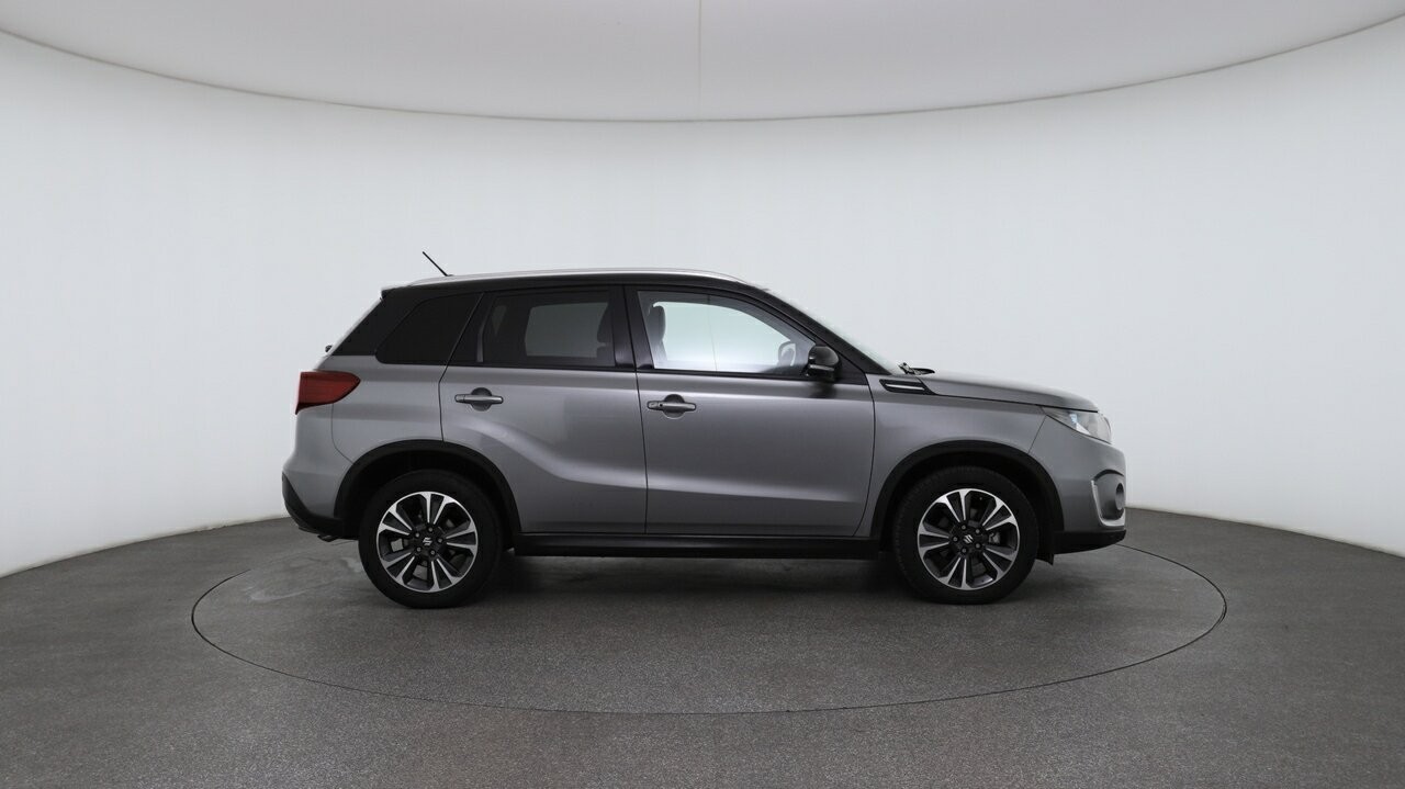 Suzuki Vitara image 3