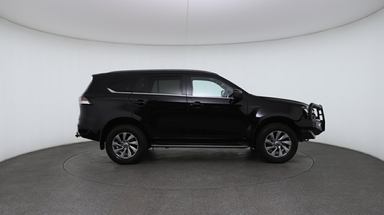 Isuzu Mu-x image 3