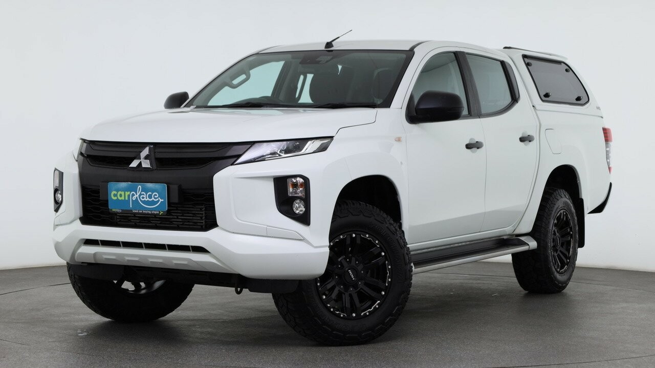 Mitsubishi Triton image 1