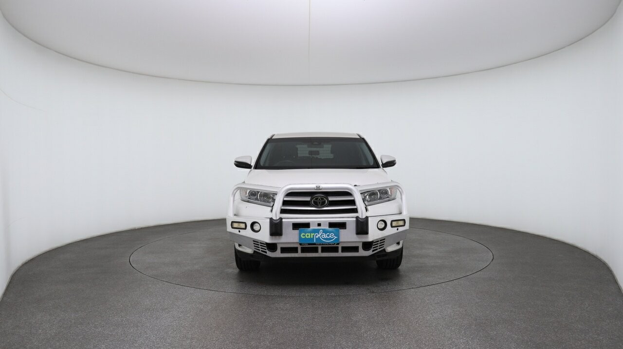 Toyota Kluger image 2