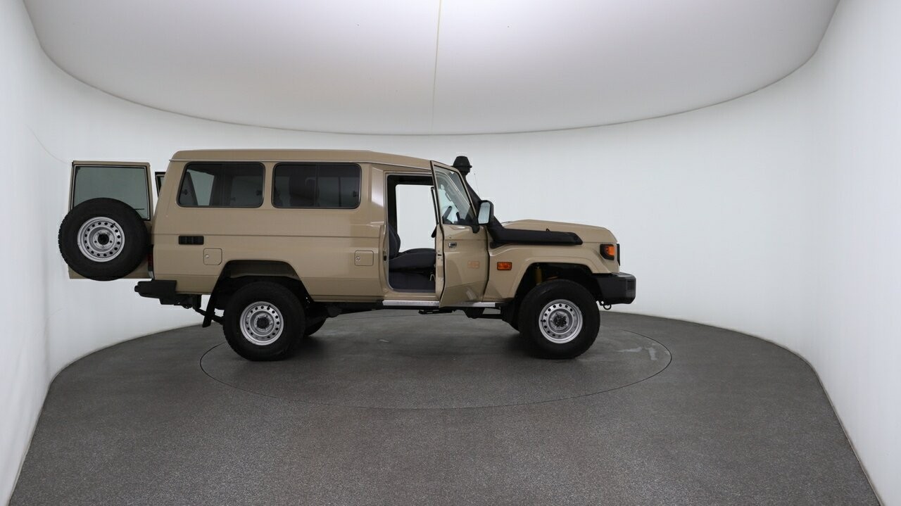 Toyota Landcruiser image 4
