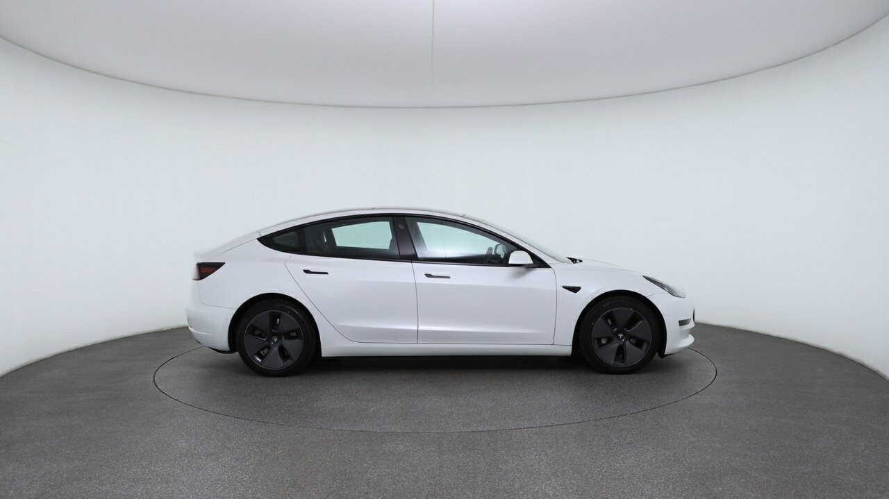 Tesla Model 3 image 3