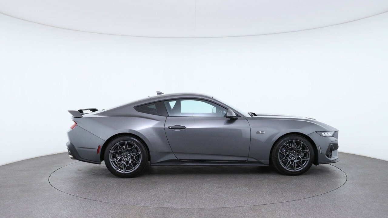 Ford Mustang image 3