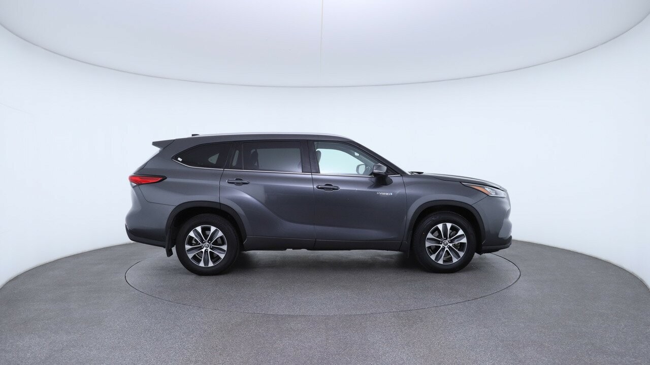 Toyota Kluger image 3