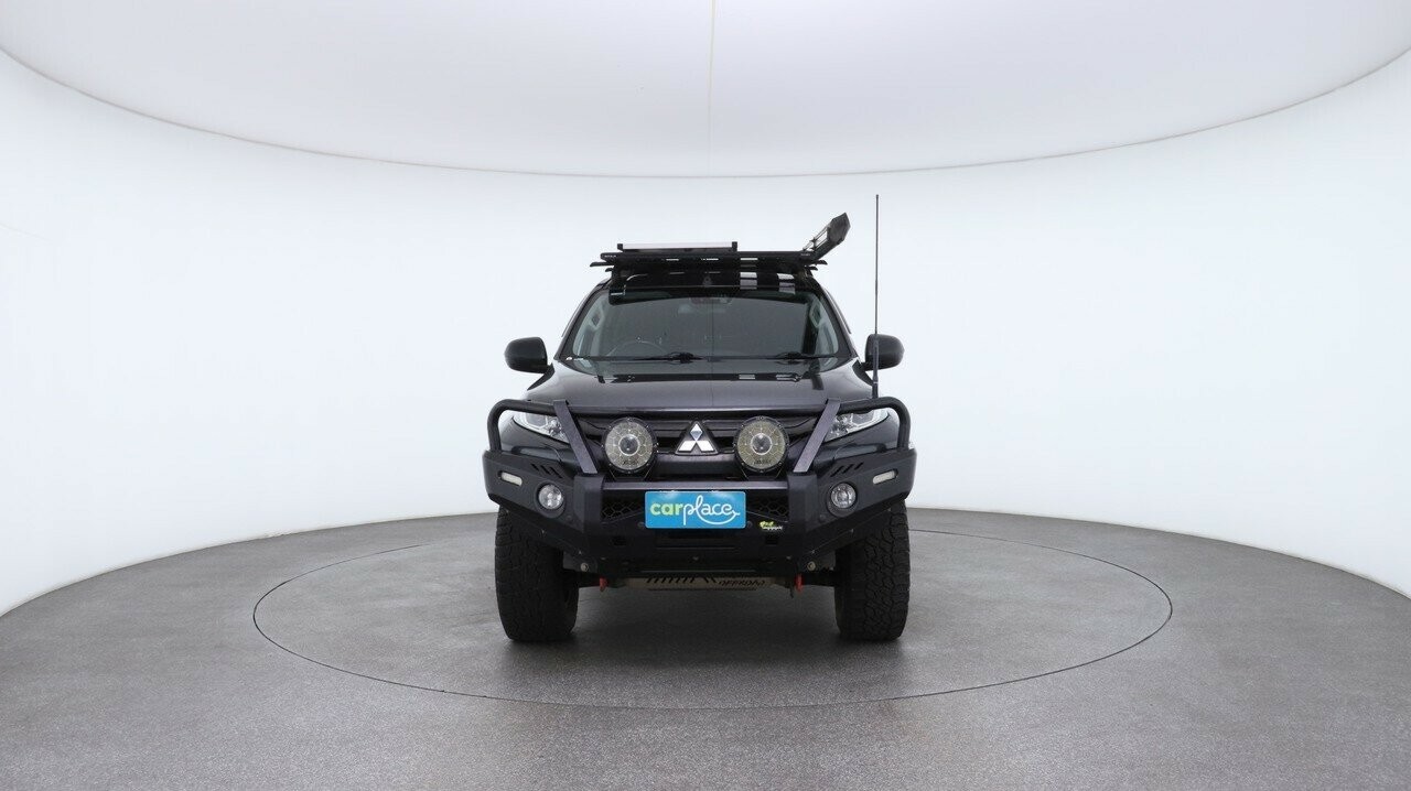 Mitsubishi Triton image 2