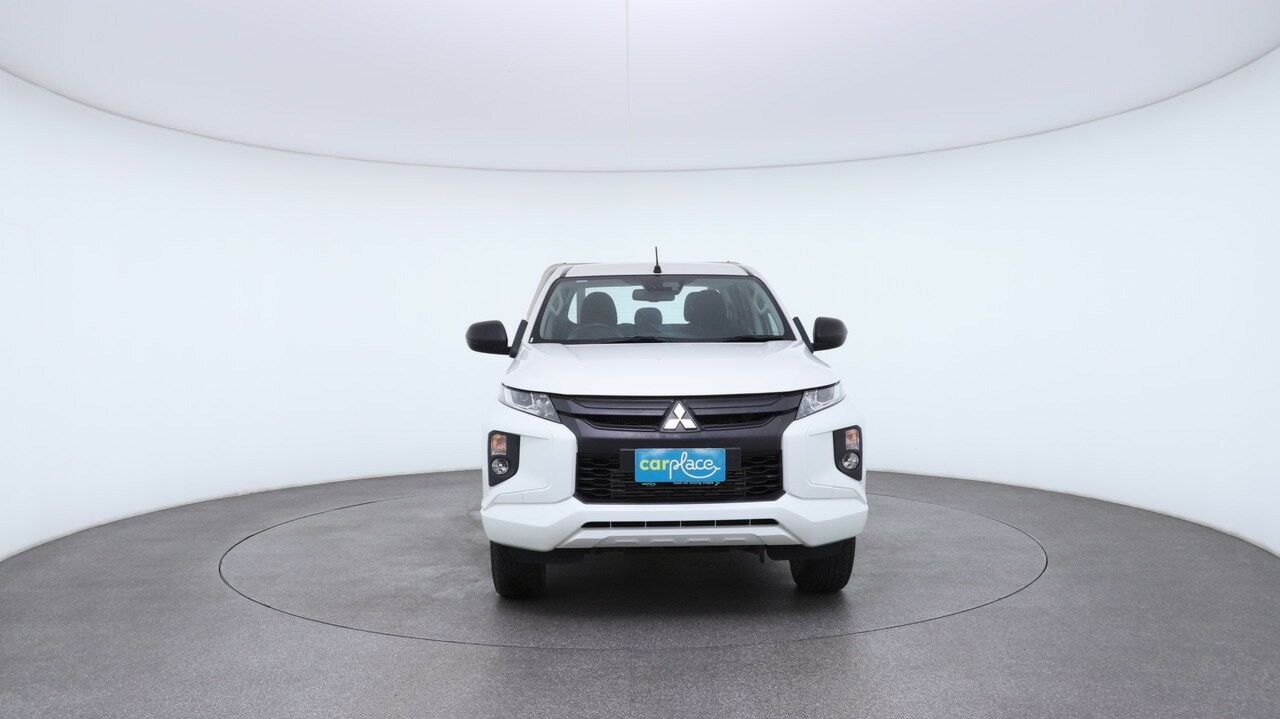 Mitsubishi Triton image 2