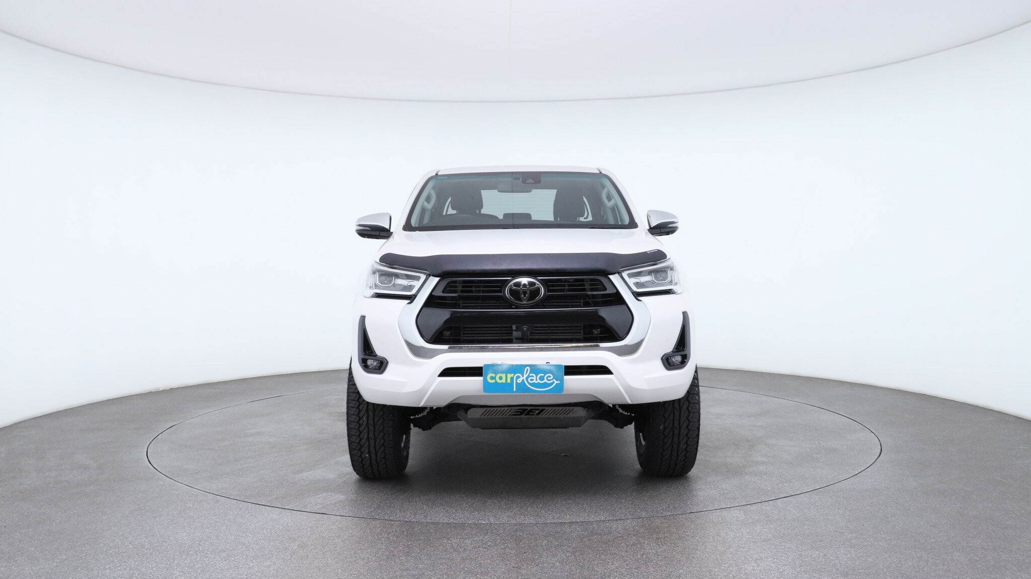 Toyota Hilux image 2