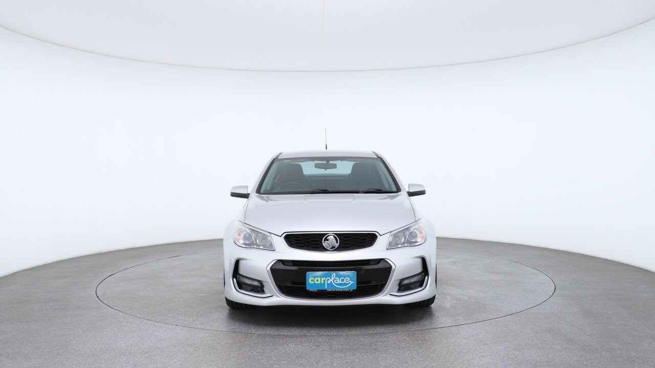 Holden Commodore image 2