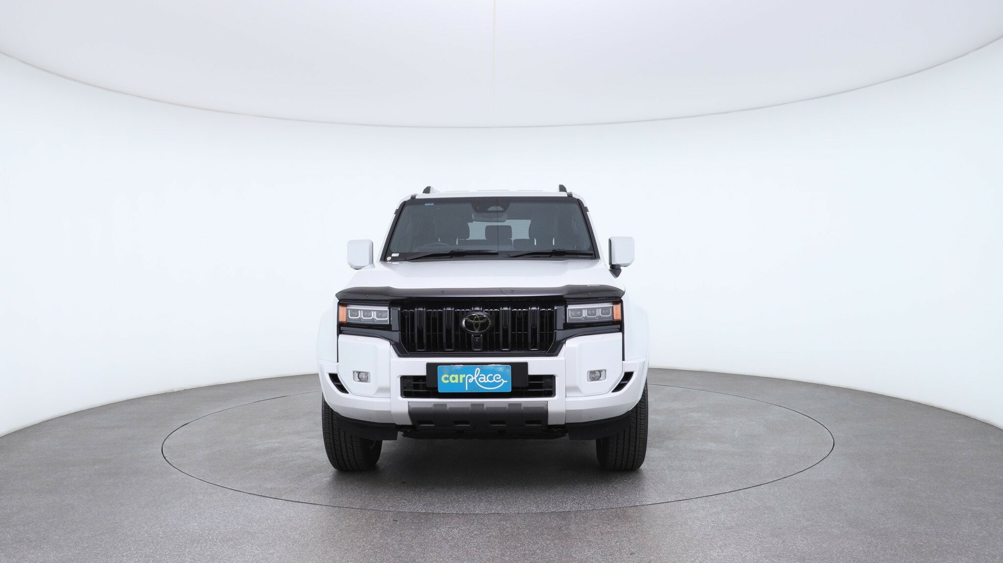 Toyota Landcruiser Prado image 2