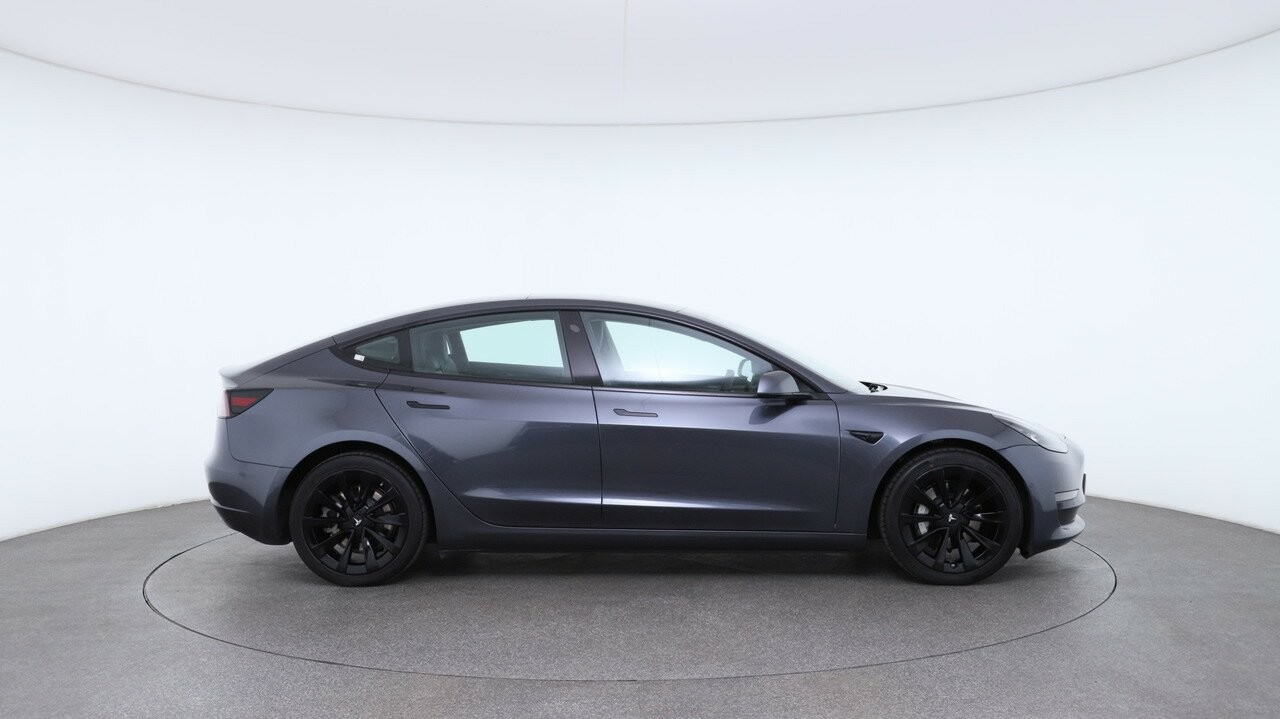 Tesla Model 3 image 3