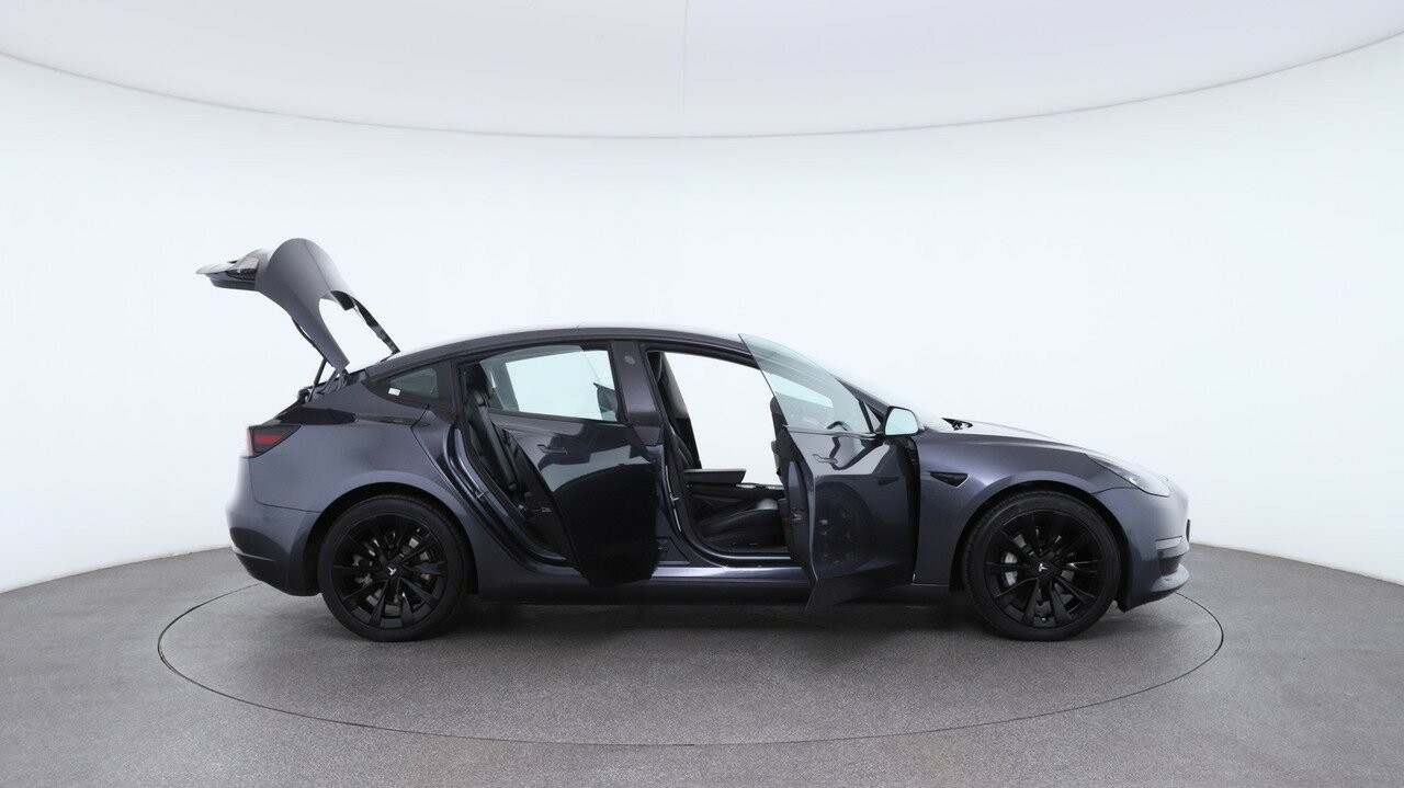 Tesla Model 3 image 4