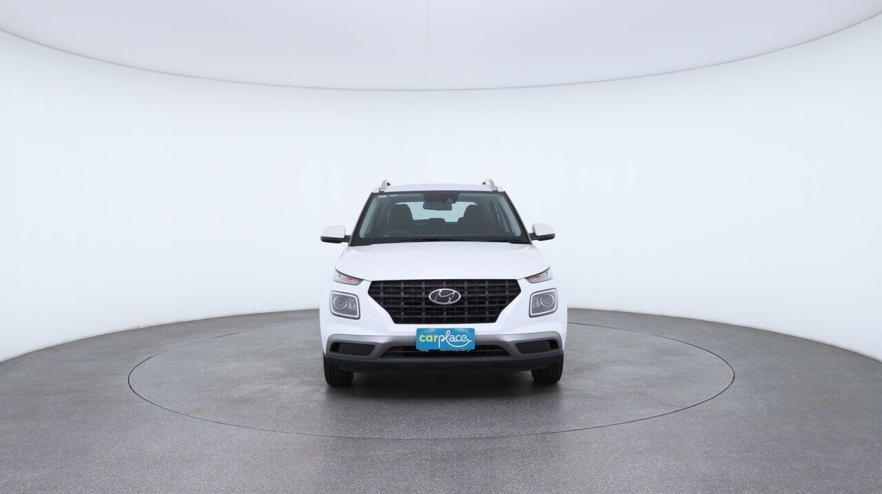 Hyundai Venue image 2