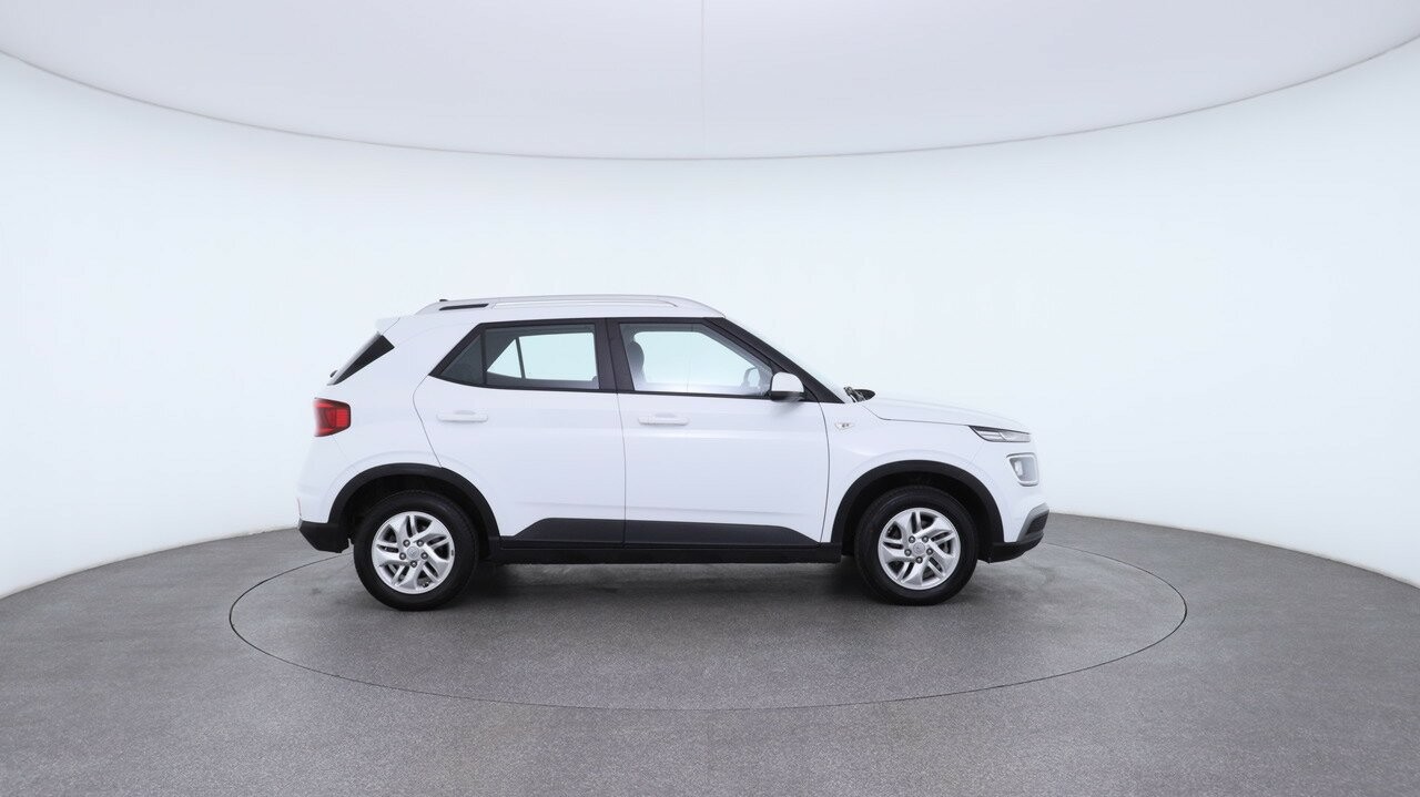 Hyundai Venue image 3