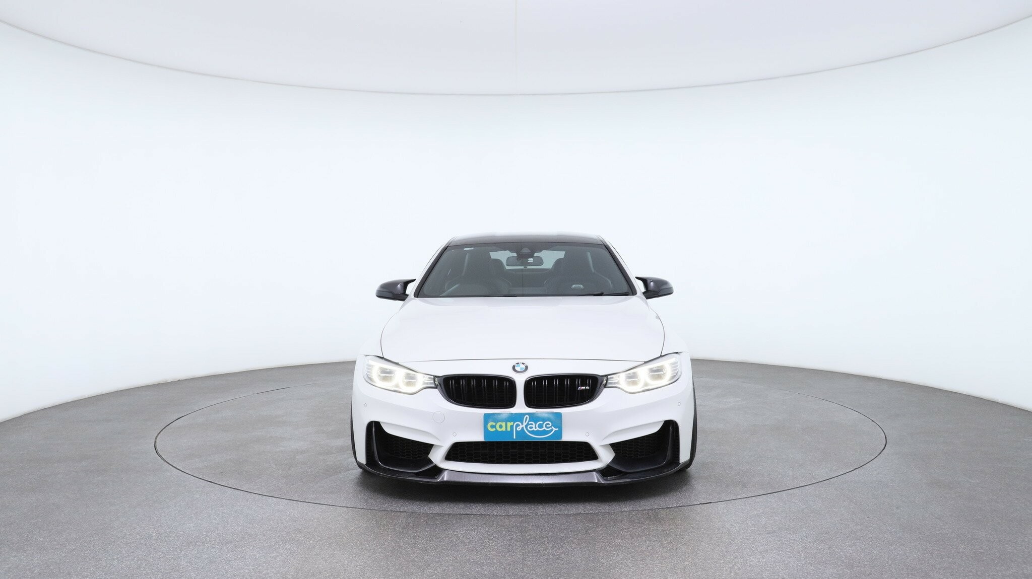 BMW M4 image 2