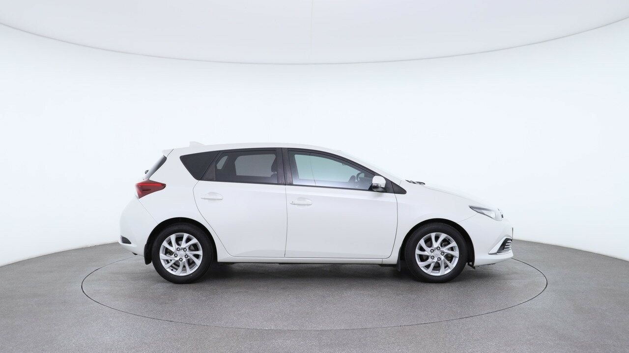 Toyota Corolla image 3