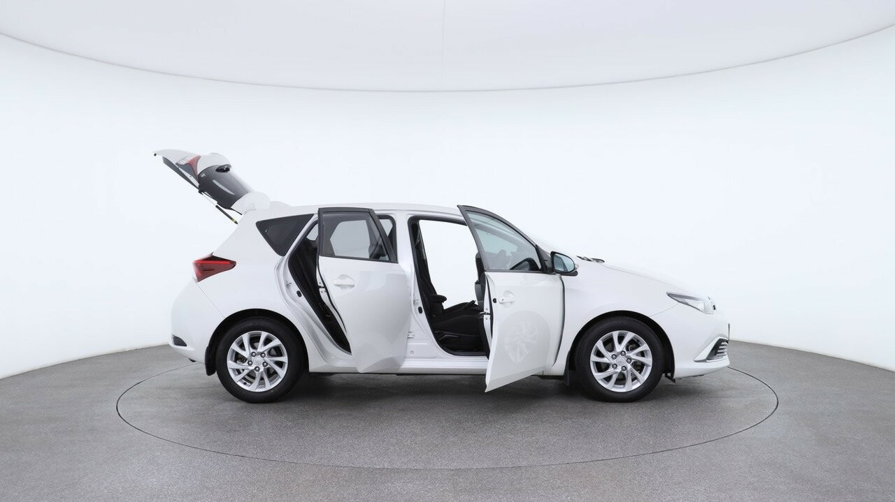 Toyota Corolla image 4